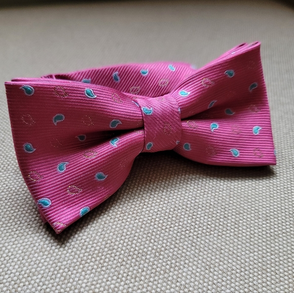 TEAR DROP Boys Patterned Bow Tie - Picture 4 of 6